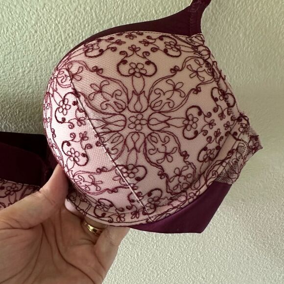 Victoria’s Secret Very Sexy Plunge Push Up Bra Burgundy Embroidered Size 34B - Picture 3 of 7